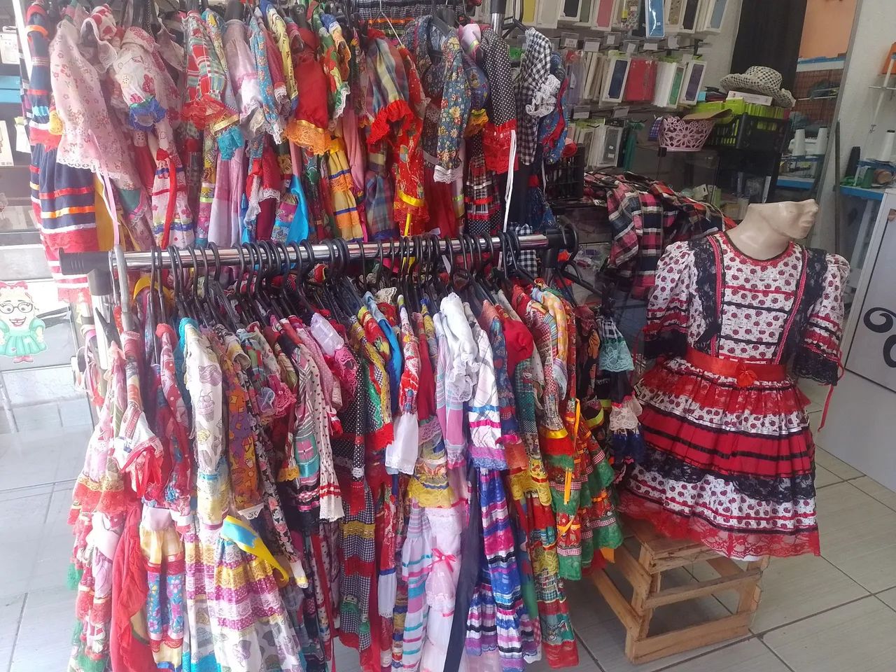 Estoque de vestido de quadrilha 