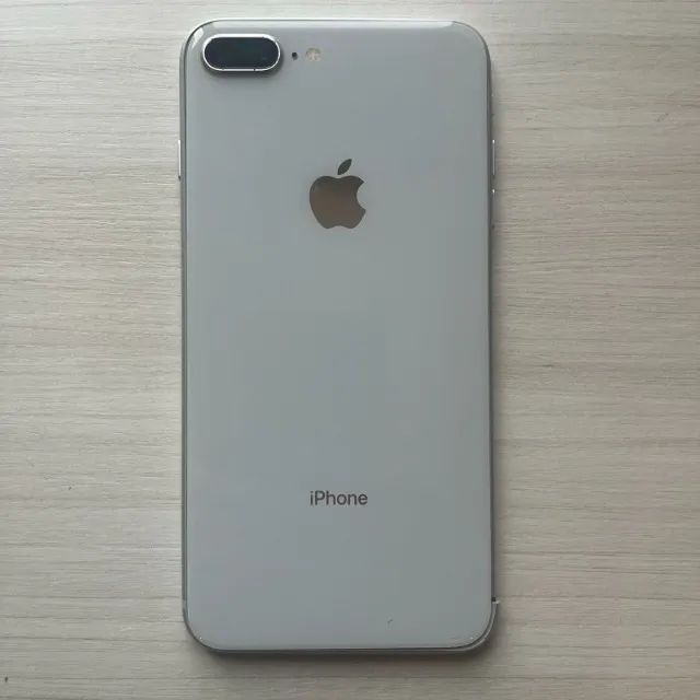 Iphone 8 Plus de 256GB - com capa nova e cabo de carregamento