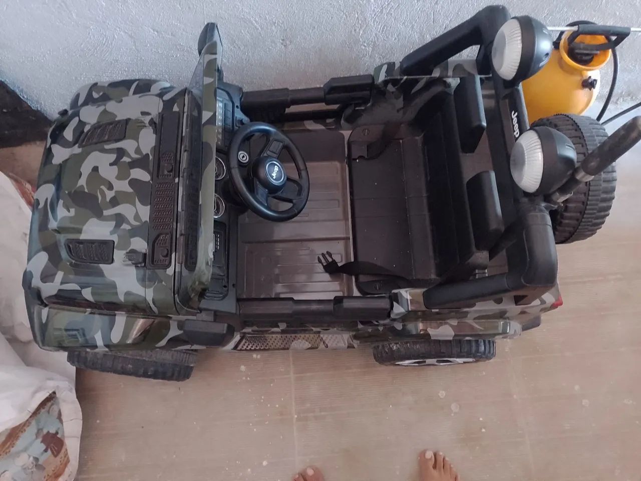 Carro elétrico do exército 