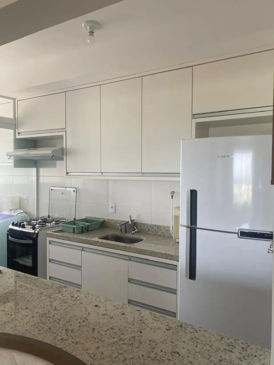 Apartamento Mobiliado 2/4 (1 suíte) Garagem coberta