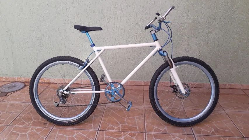 BICICLETA ANTIGA MTB  ESTILO GT (Anos 90)