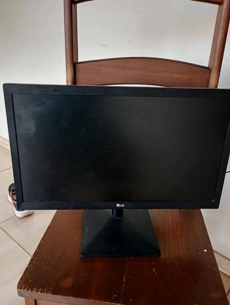 Monitor 20 polegadas lg funcionando perfeitamente  entrada hdmi vga e fone de ouvido  - Foto 5