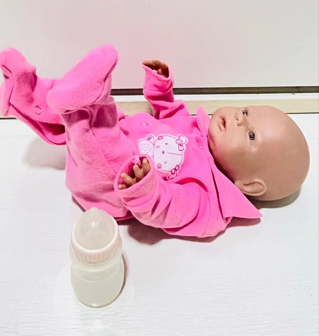 Lote com duas bonecas bebê em vinil  - Foto 4