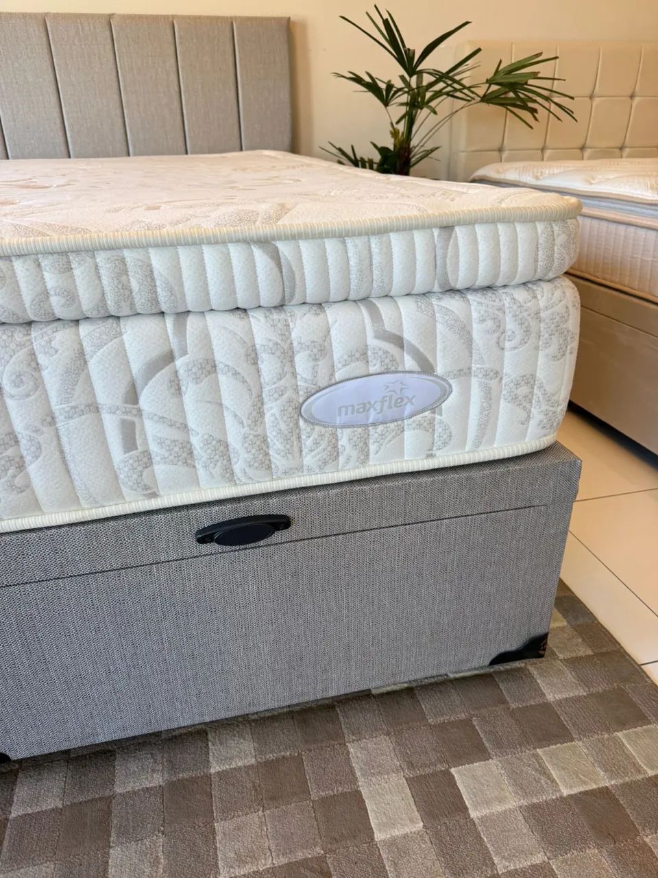 Cama KING MAXFLEX SEMINOVA COM BAÚ TOP  - Foto 5