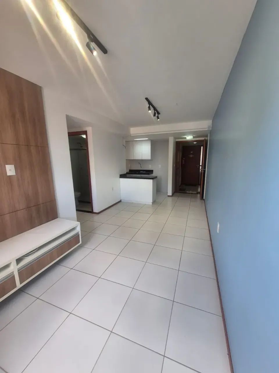 Alugo quarto e sala com os fixos na Ponta Verde Nascente - Foto 4
