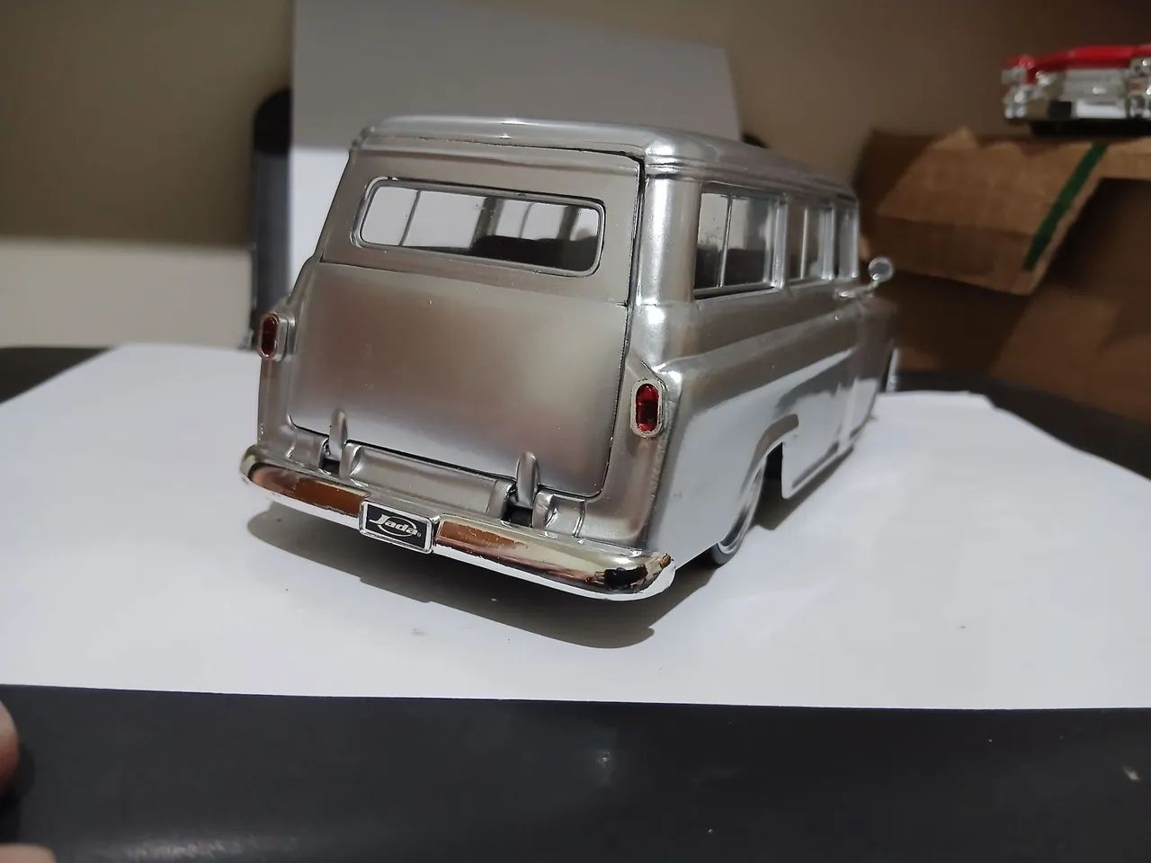 Miniatura Suburban 1/24 - Foto 2
