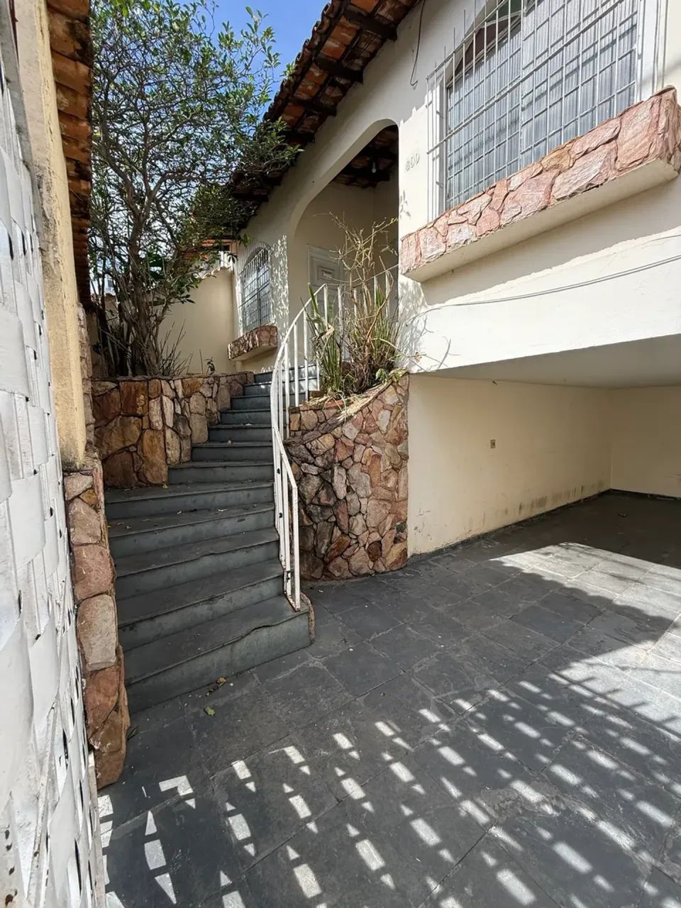 Casa esquina 03 quartos, suíte, 04 vagas. - Foto 5