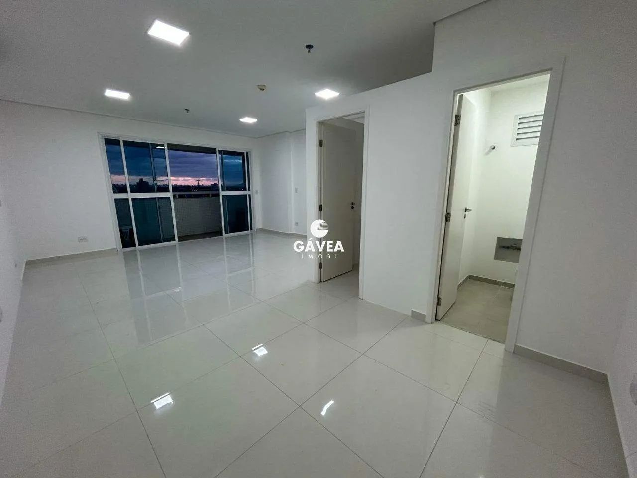 Conjunto Comercial/sala à venda no Centro em São Vicente.
