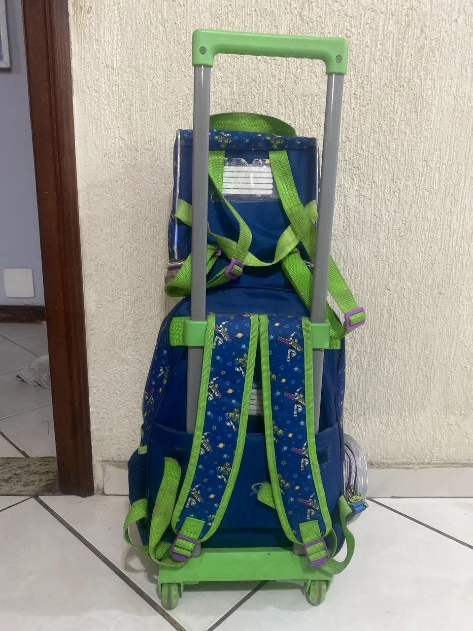 Kit Mochila escolar de rodinhas Buzz Lightyear - Foto 2