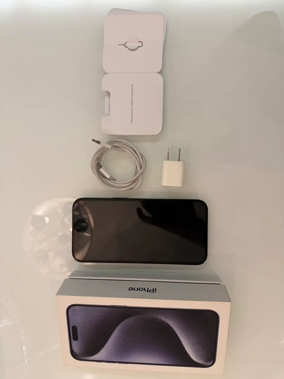 Vendo 01 iPhone 15 pro Max 256g blue titanium, em excelente estado.