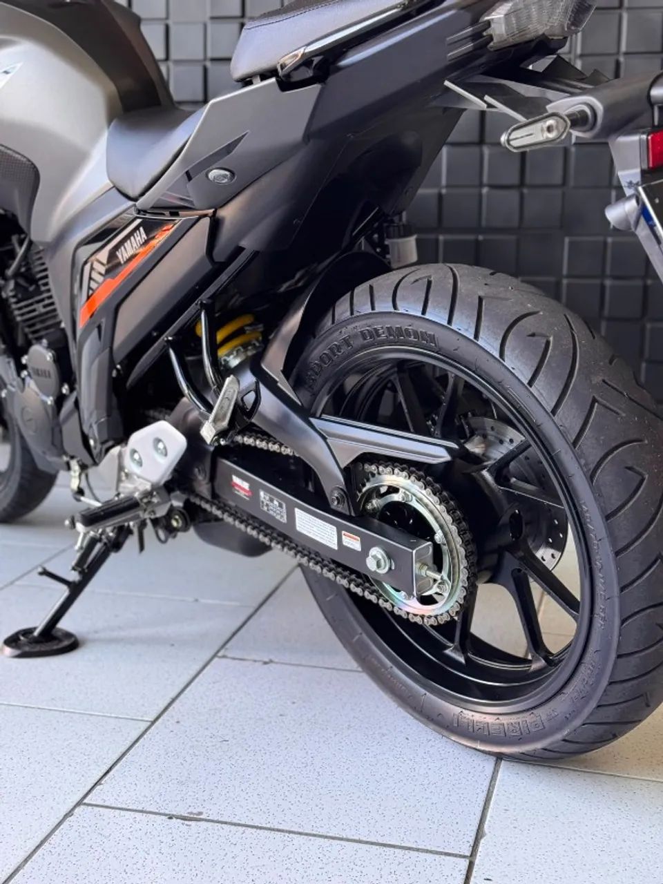 FAZER 250 2025 - BAIXO KM !! - Foto 5