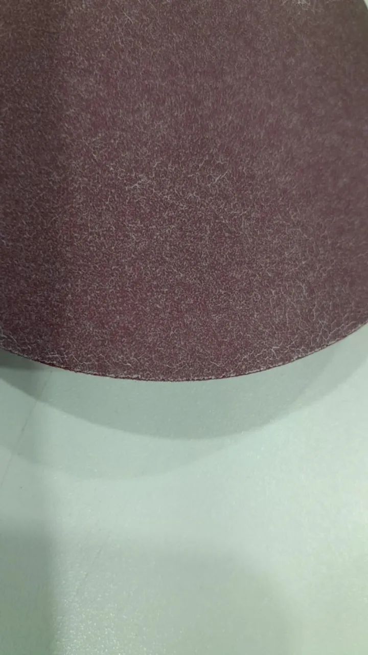 disco de lixa com sistema autoaderente (tipo Fixa Fácil/velcro), P220G medindo 5 polegadas - Foto 3