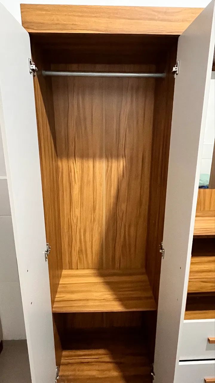 Vendo guarda roupa de solteiro. - Foto 2