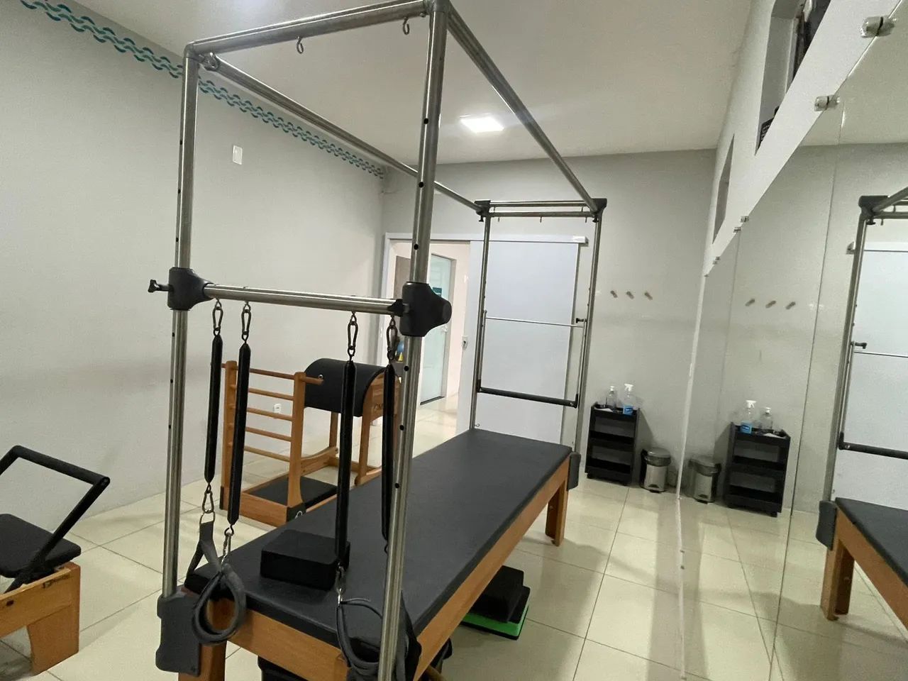 Studio de Pilates completo - Kauffer - 4 aparelhos + Espaldar+ acessórios - Foto 2