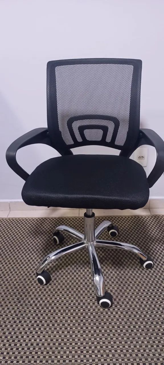 Cadeiras de escritório. 