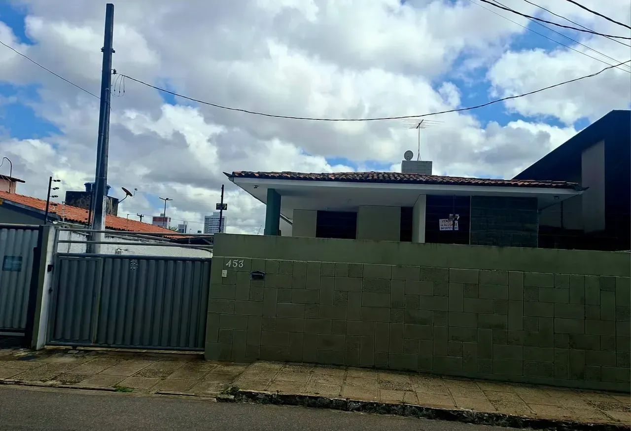 ALUGA EXCELENTE CASA NO JARDIM LUNA