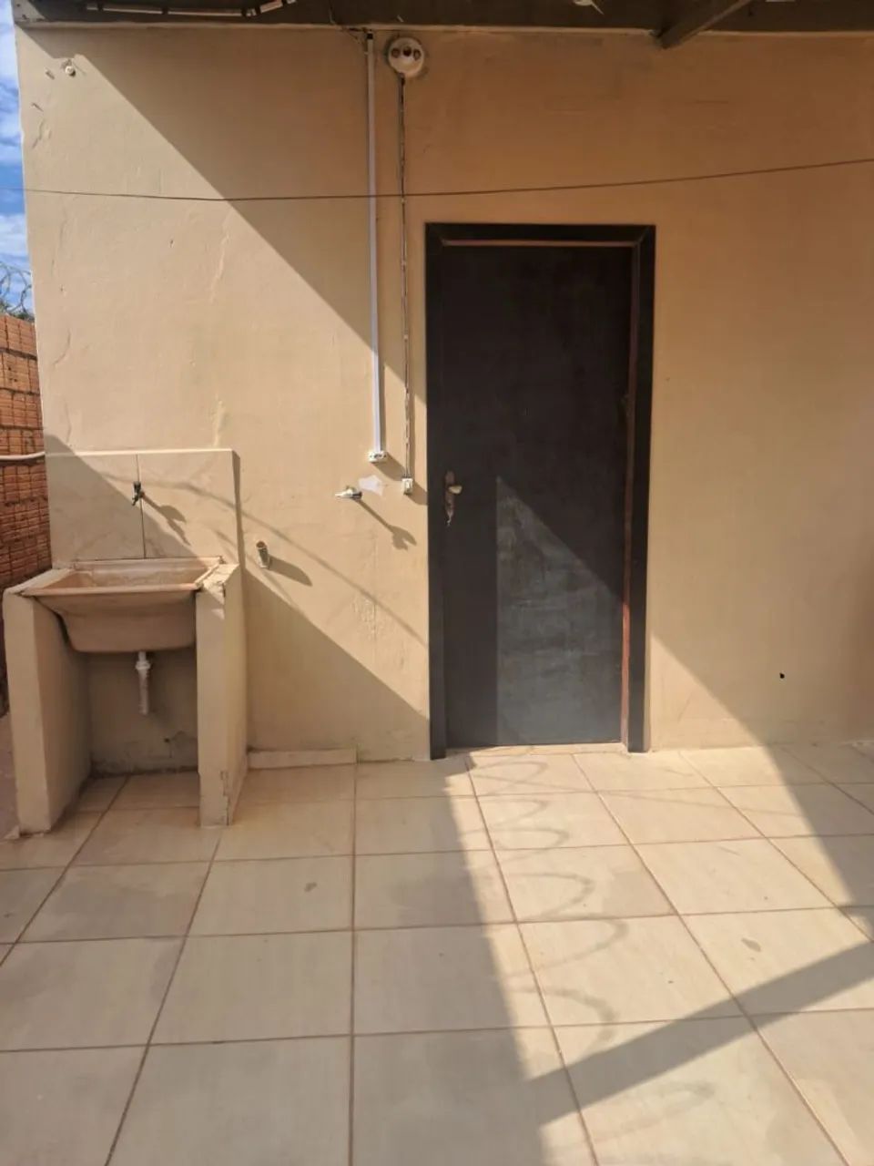 Aluga-se casa no Bairro Coronel Antônino