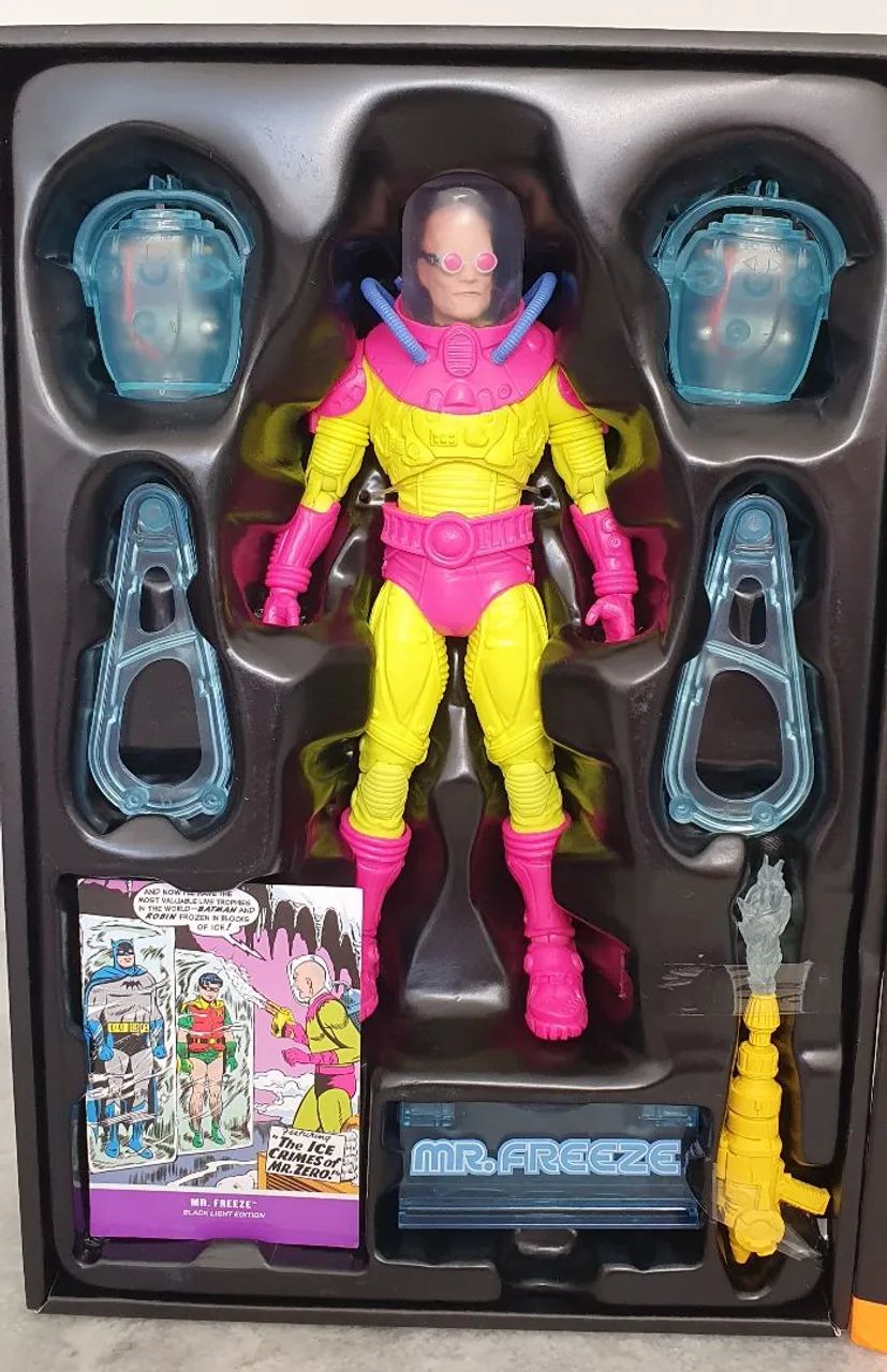 McFarlane Batman Mr.Freeze Black Light Edition lacrado - Foto 2