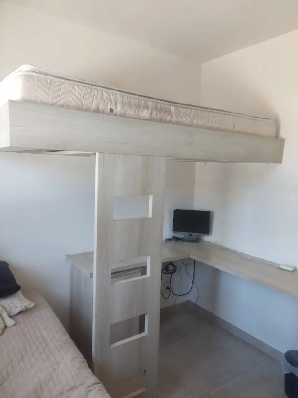 Cama suspensa planejada 