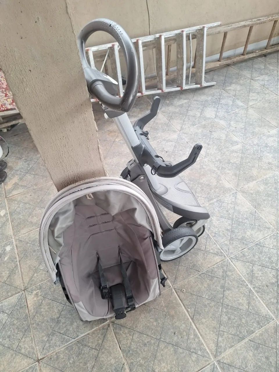 Carrinho De Bebe Stokke Cinza-claro Cinza