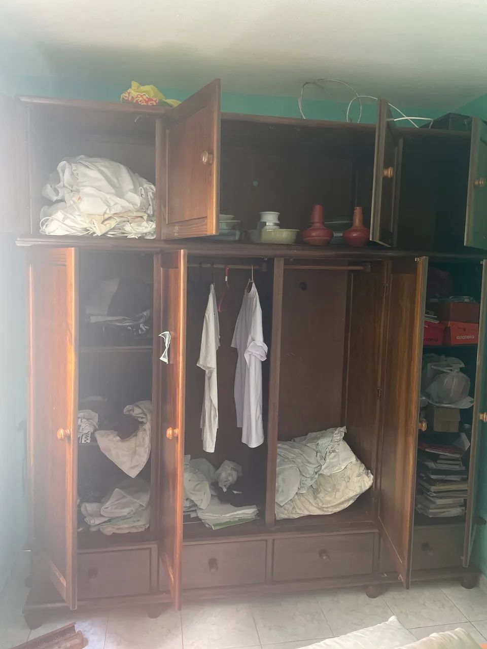 Guarda roupa em ótimo estado de conservação 