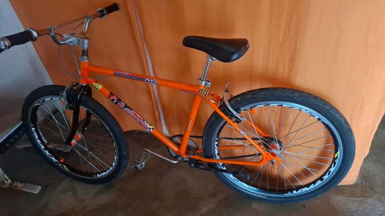 Bicicleta quadro ferrari aro 26