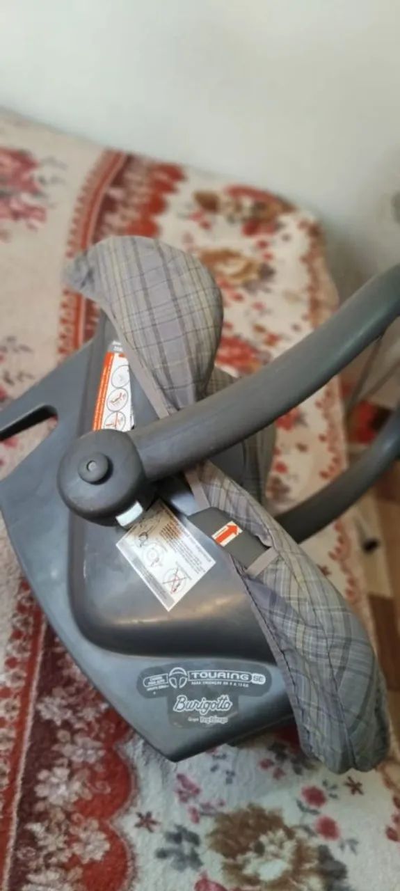 VENDO BEBE CONFORTO E BANHEIRO COMPLETA 