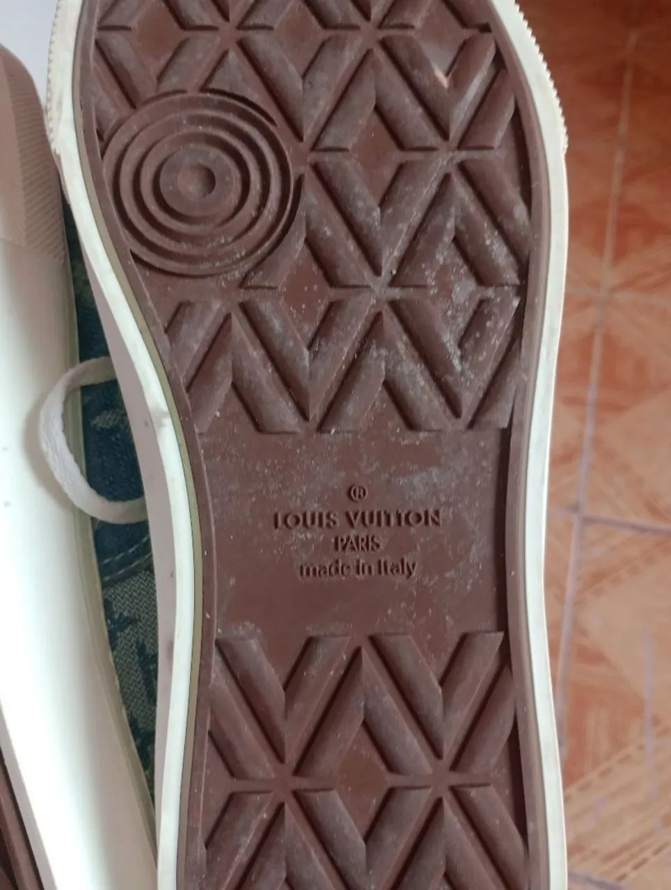 Lousa Vuitton tênis  - Foto 3