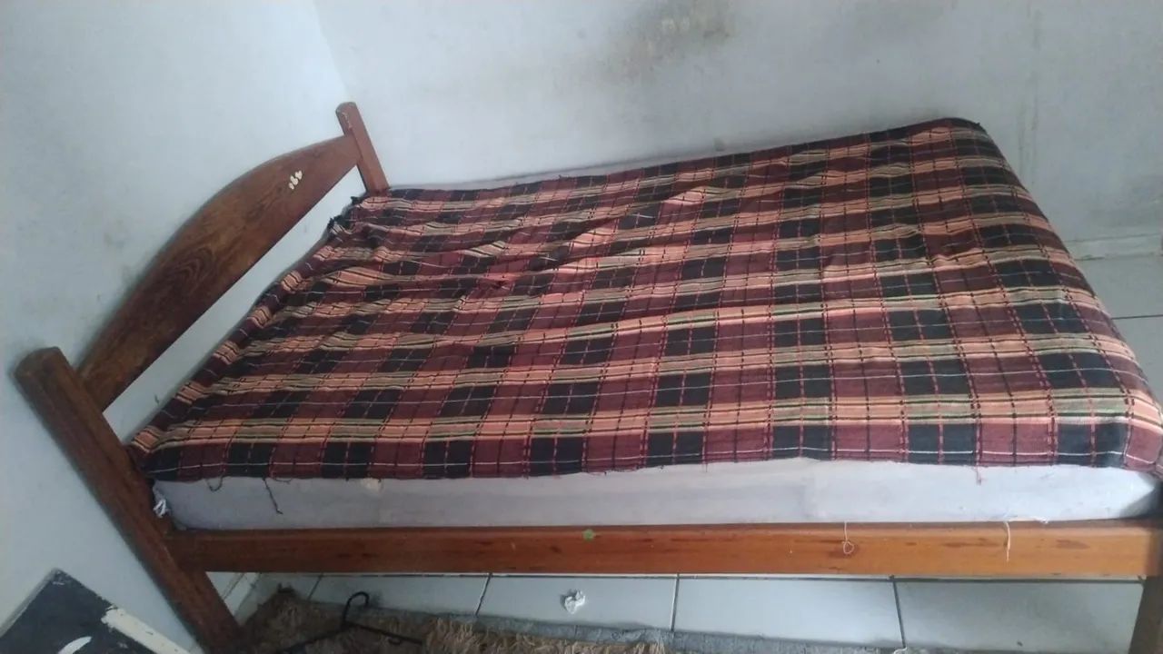 Cama de madeira casal - Foto 2