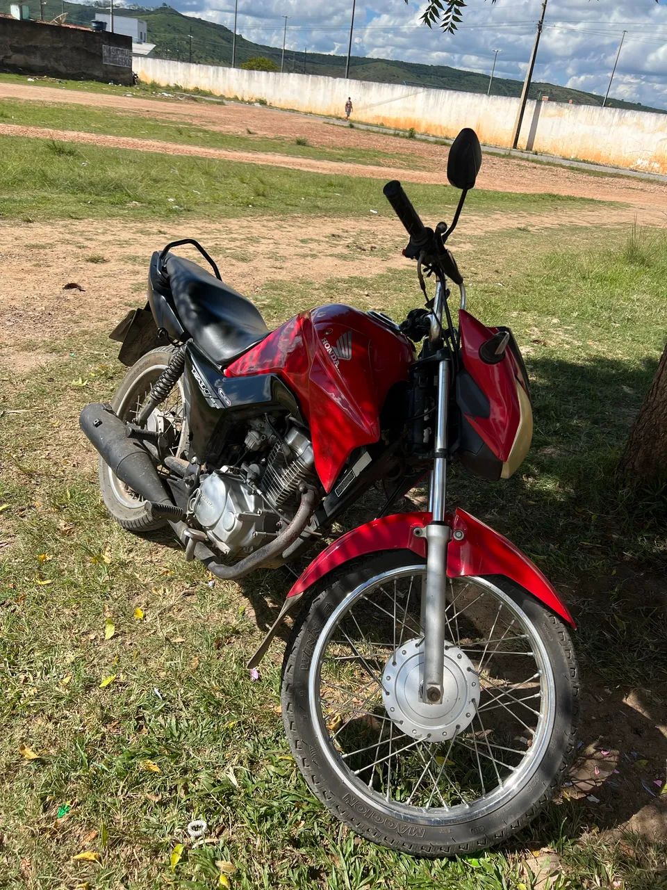 Honda CG Fan 2012 vermelha ATRASADA