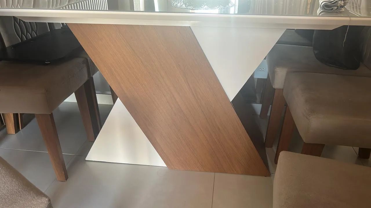 Mesa de vidro com 6 cadeiras  - Foto 4