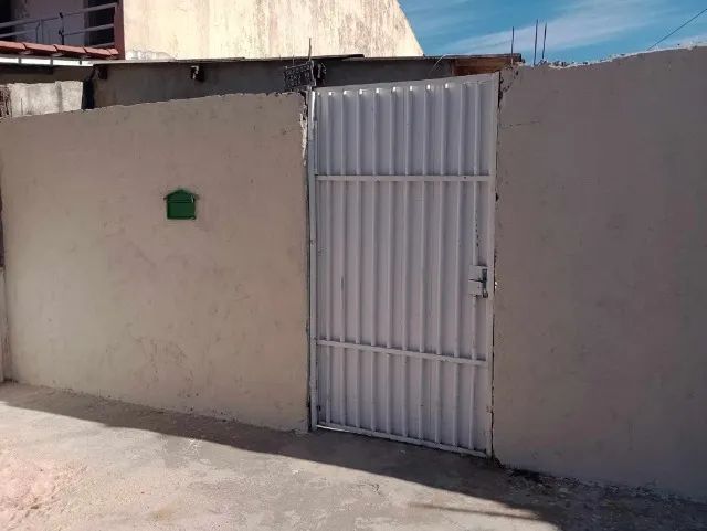 lote com barraco de fundo 