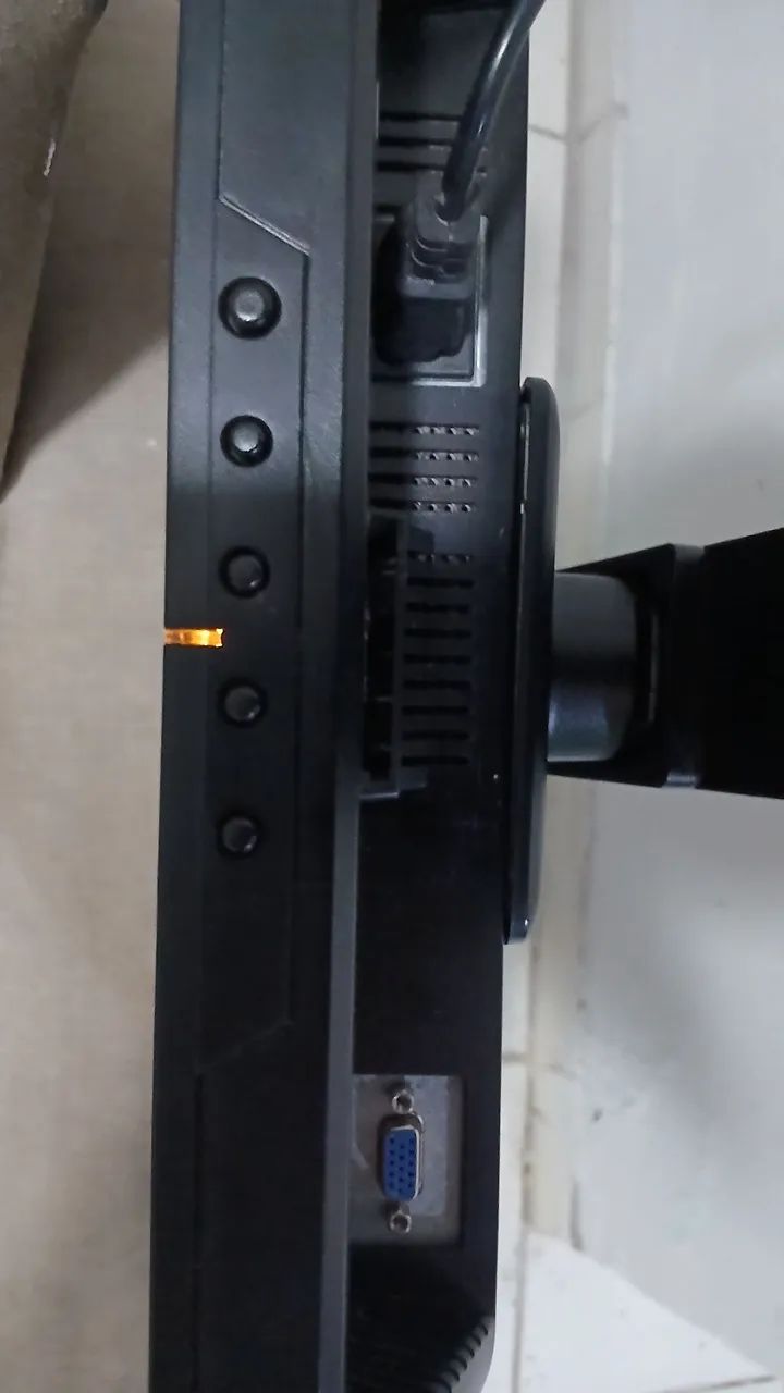 Monitor AOC de 15" sem falhas e nenhuma marca - Foto 5