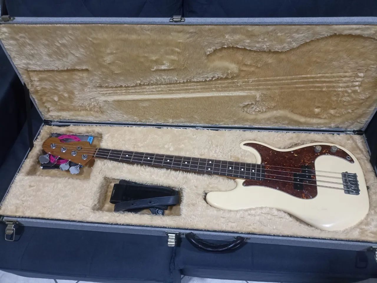 Baixo Fender Precision USA 1997