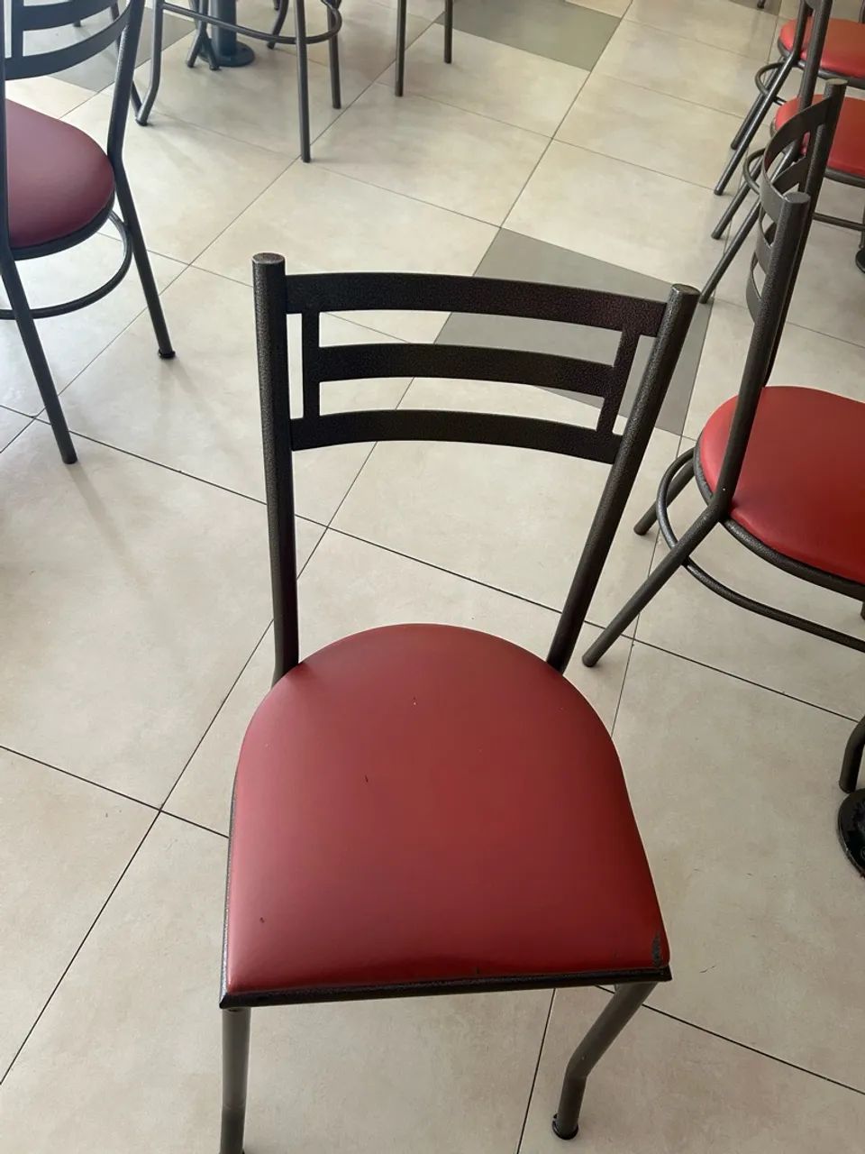 Tampo para mesa com cadeiras de ferro - Foto 3