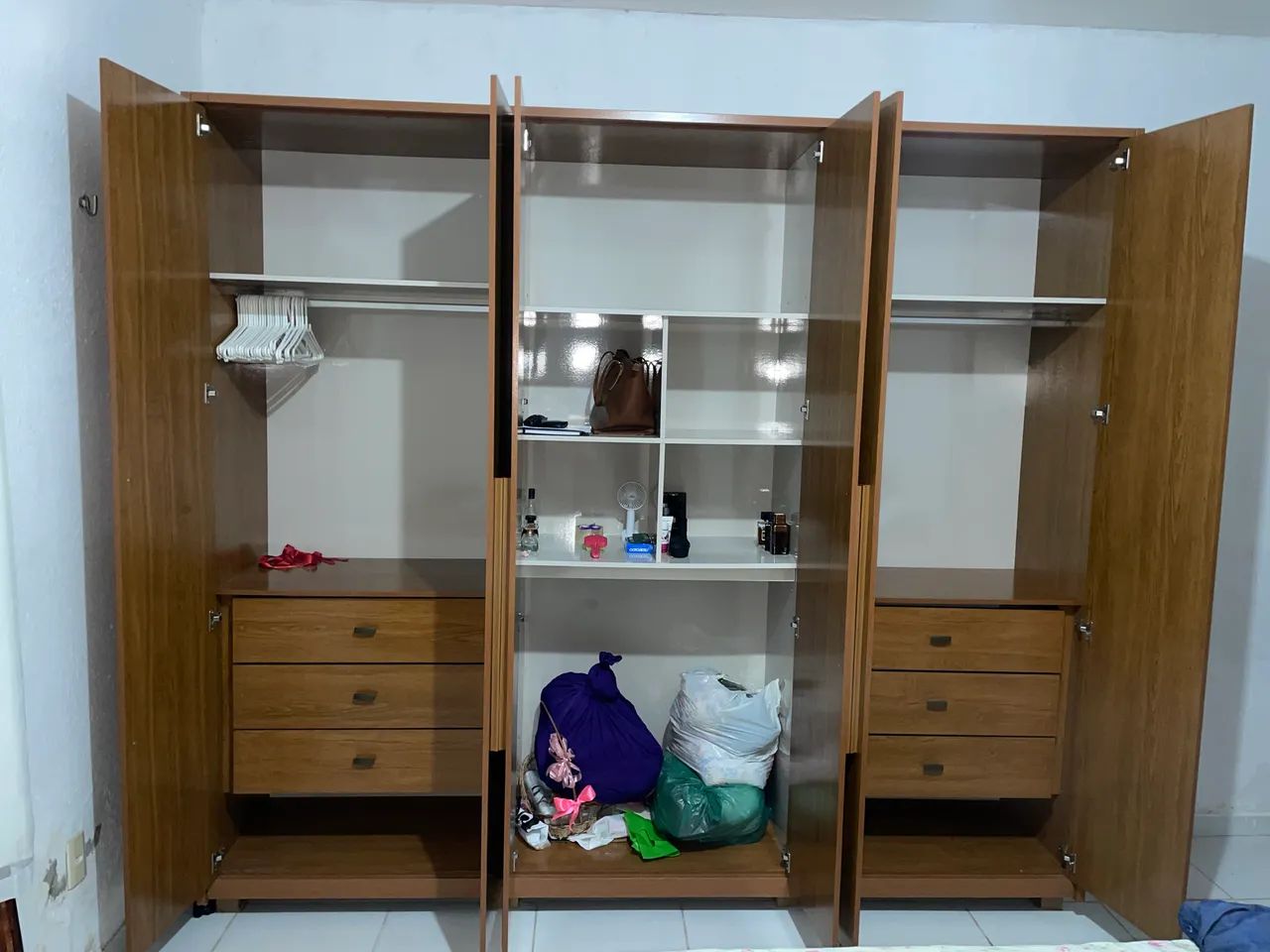 Guarda roupa casal 6 portas 6 gavetas  - Foto 2
