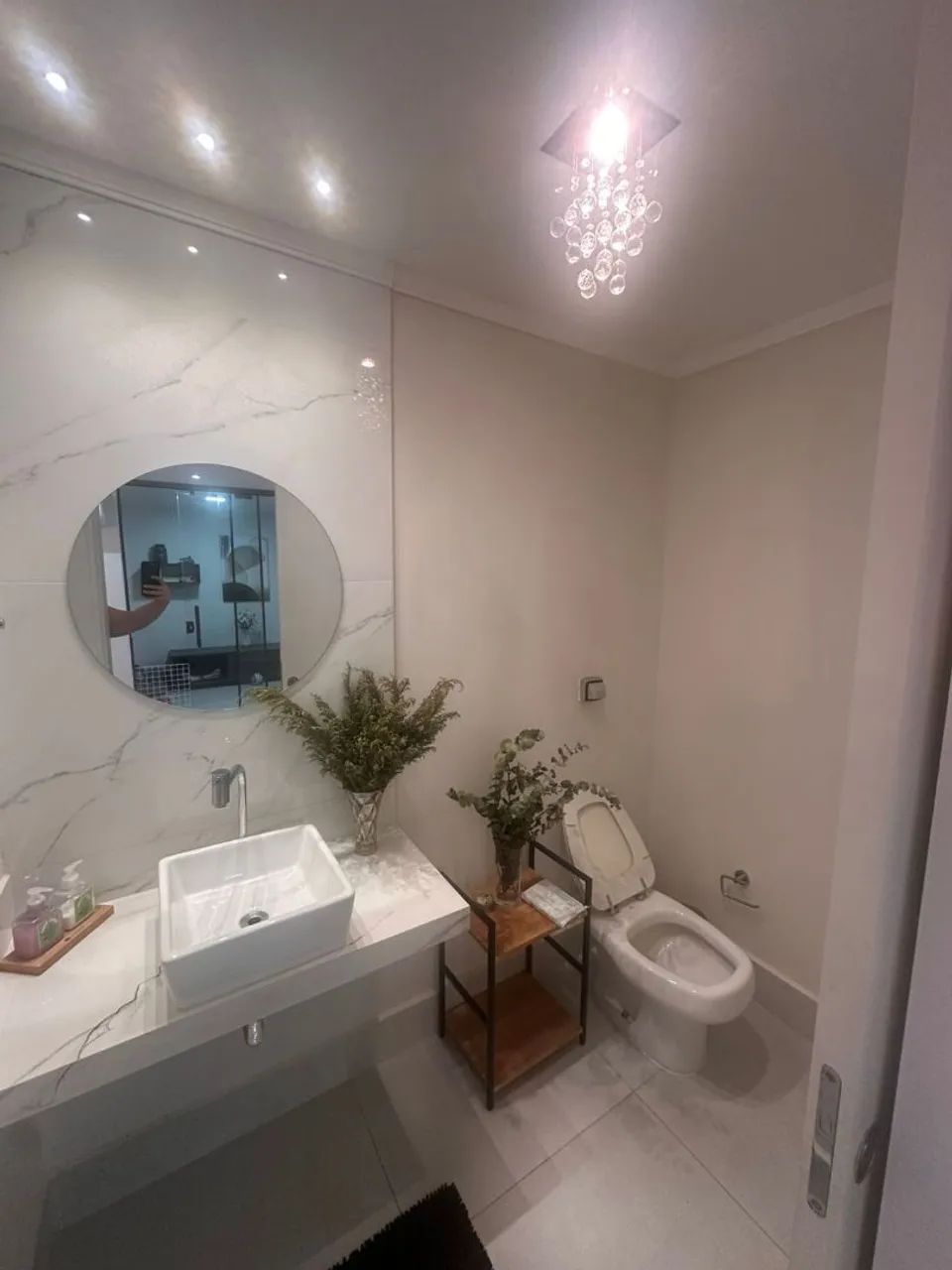 VENDO SOBRADO MODERNO 4 QUARTOS, 2 SUITES - Bairro Nobre - Foto 5
