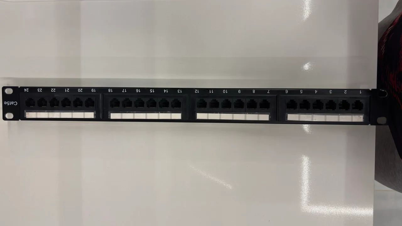 Switch 24 portas  Régua 12 tomadas 10A  Patch 24 portas cat5e