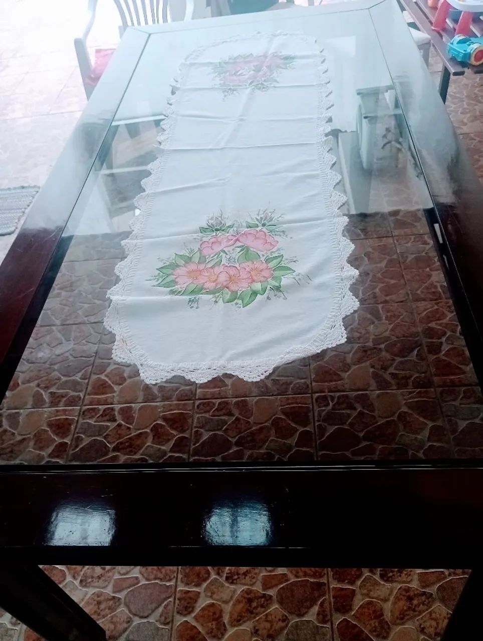 Mesa de jantar em Mognum com vidro  - Foto 3