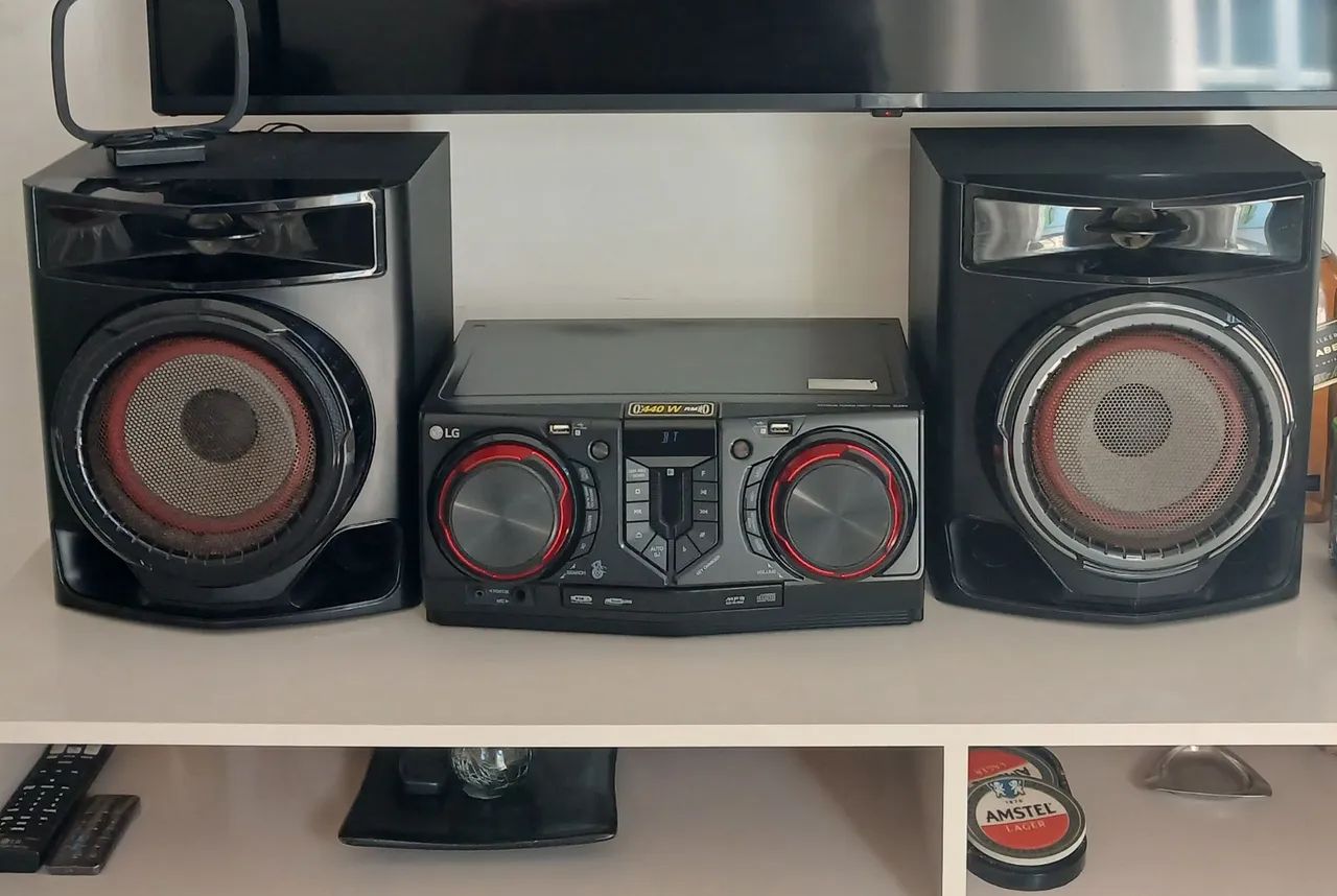 VENDO SOM COM PERFEITO ESTADO COM BLUETOOTH E CD