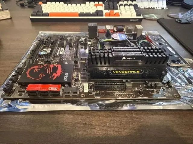 Kit i7 4790K + MSI Z97-G45 Gaming + 8GB Corsair Vengeance - Peças