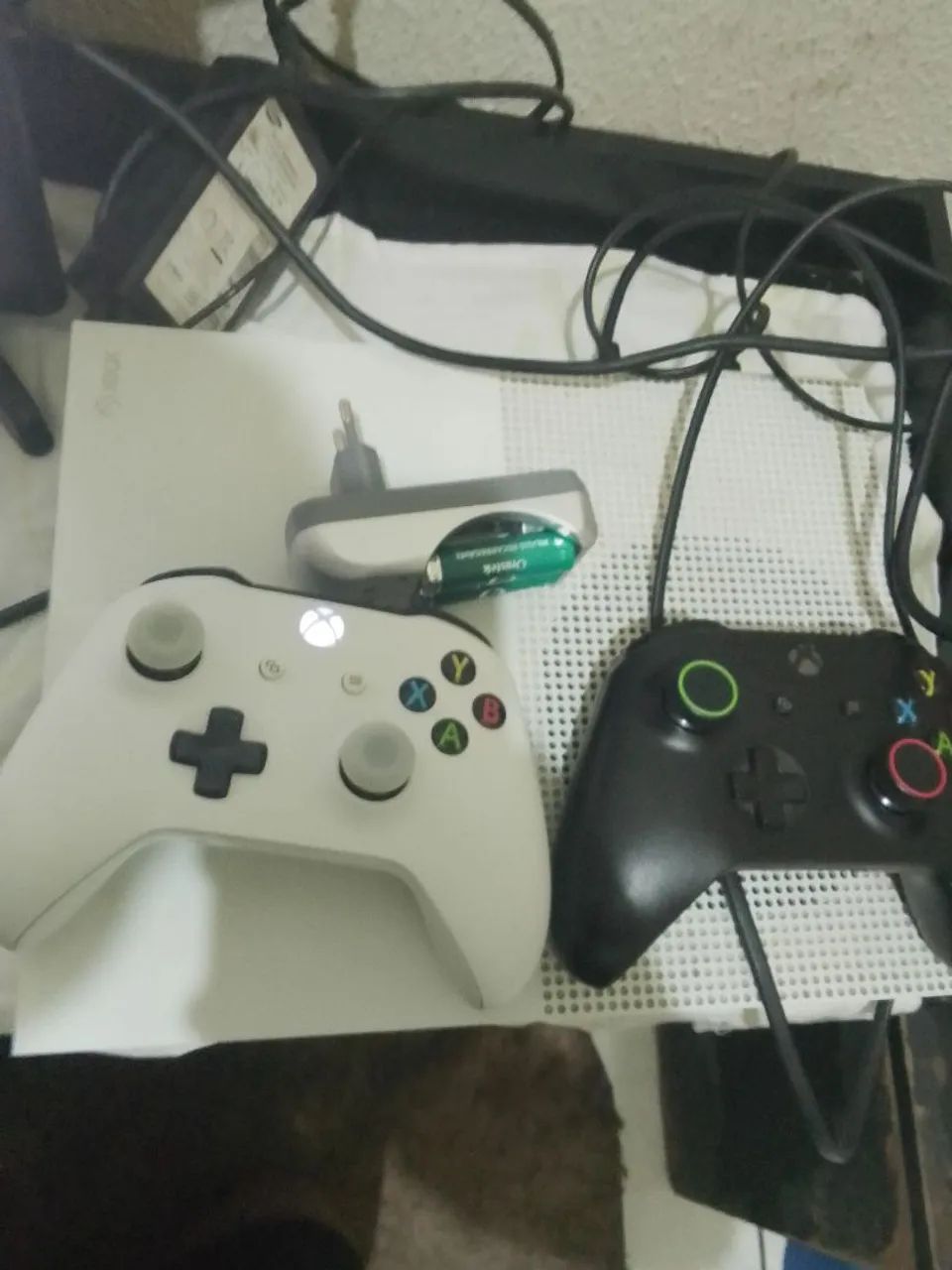 Troco em um ps4 com dois controles