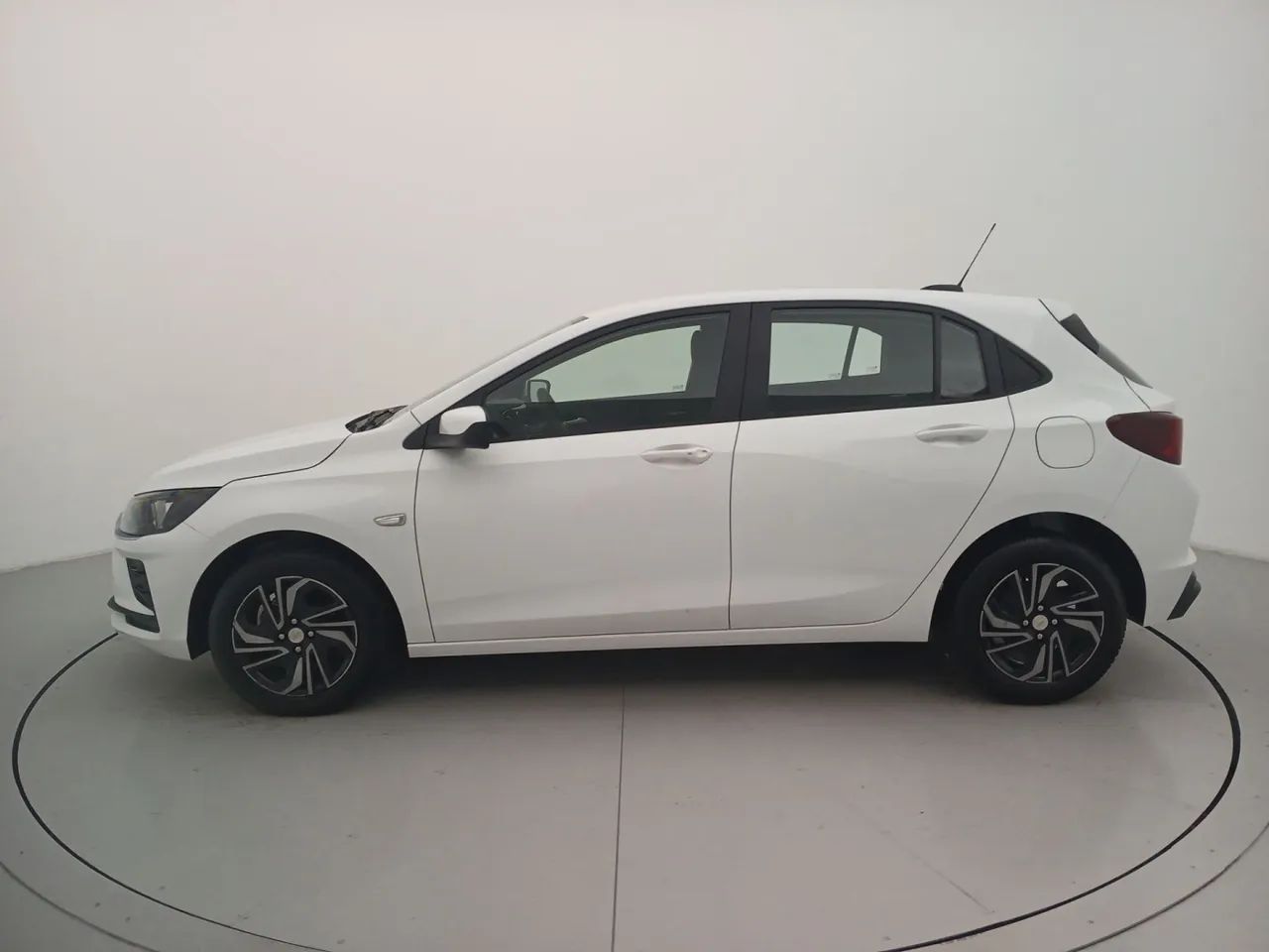 Chevrolet Onix Hatch 1.0 12V Flex Mec. 4P, foto 2 de 18