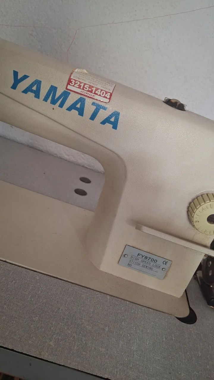 Vendo máquina de costura industrial, reta yamata semi nova e Overlock. - Foto 3
