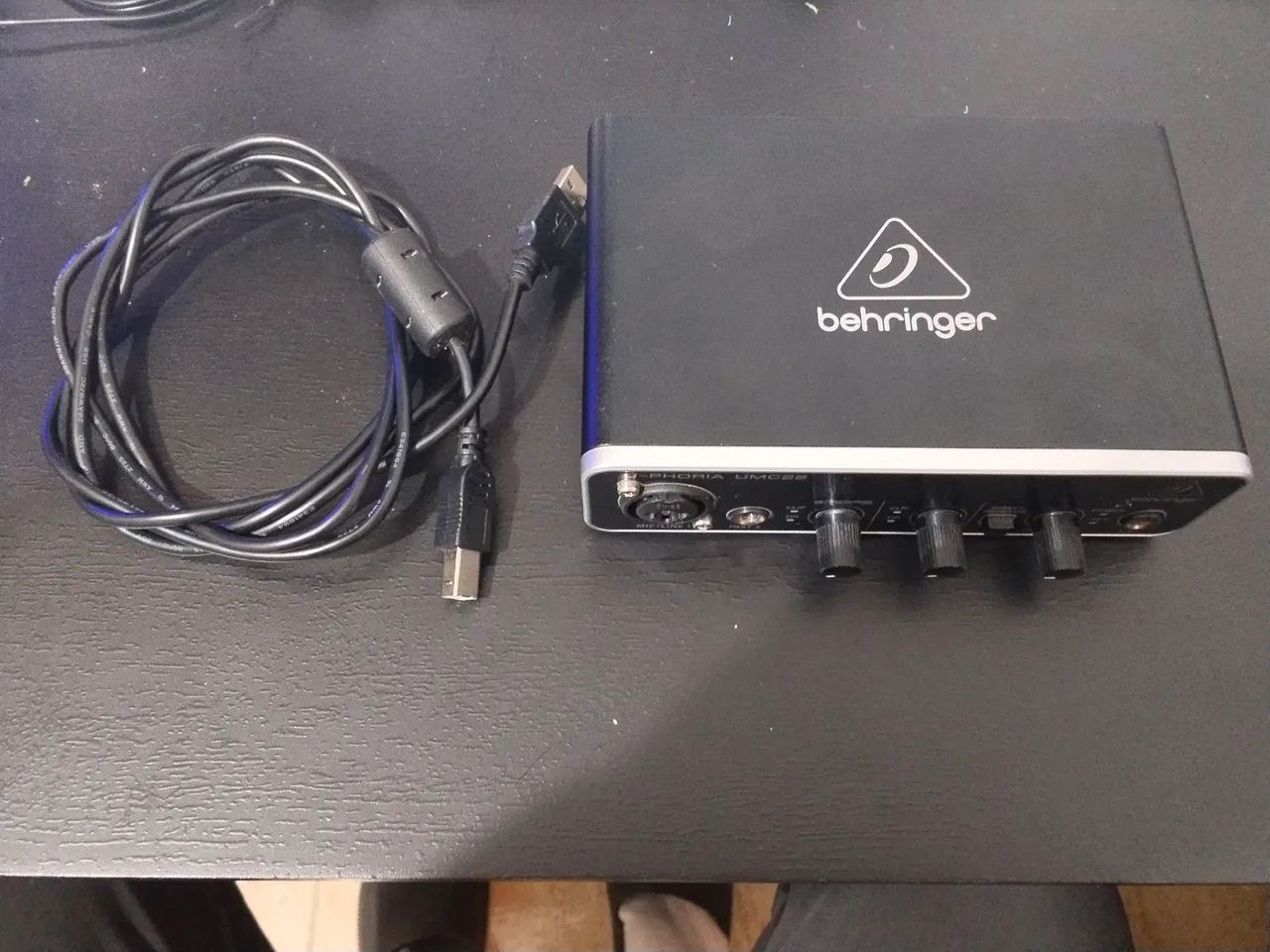 Interface U-Phoria UMC22 Behringer + Cabo USB - Foto 3