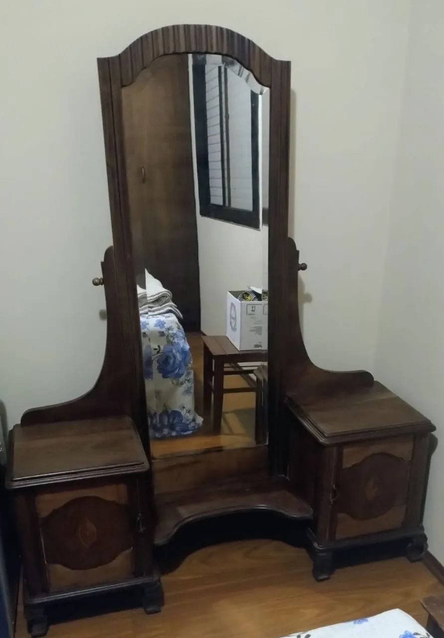 Vende penteadeira antiga 