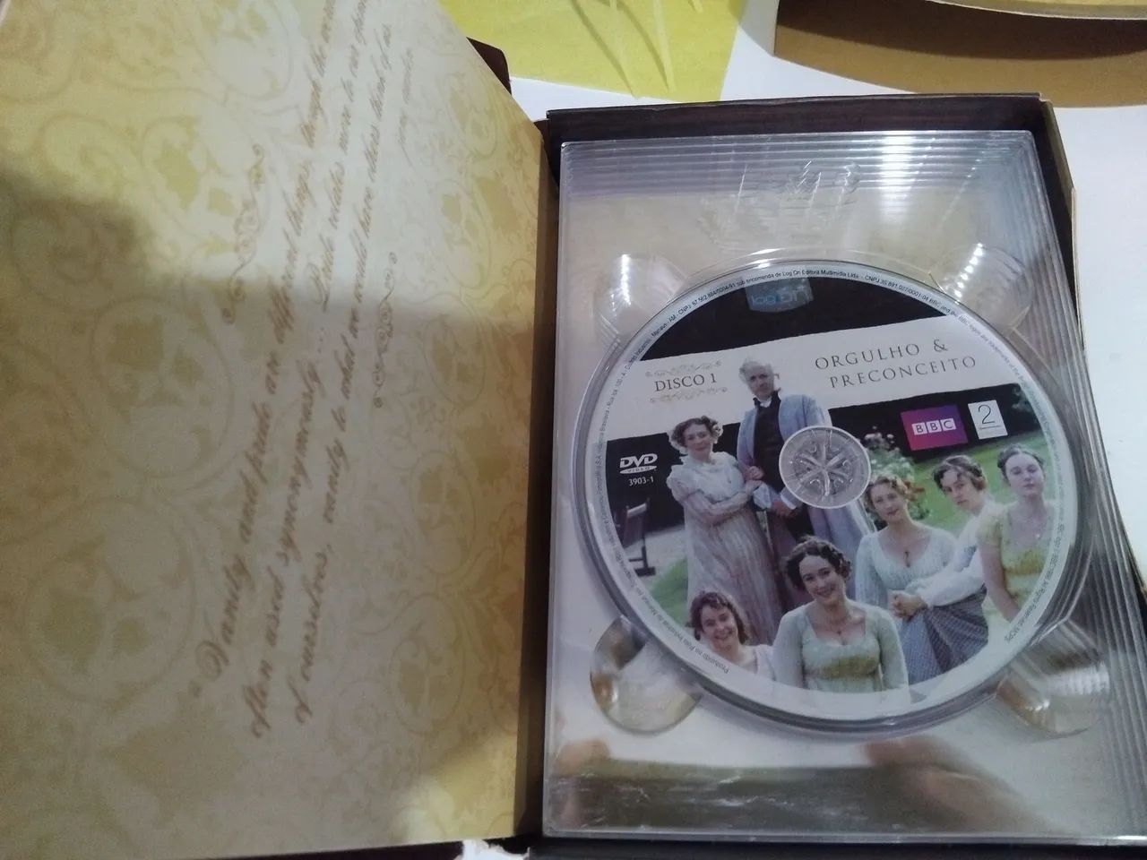 Vendo coleção jane austen com 6 DVDs incompleto  - Foto 2