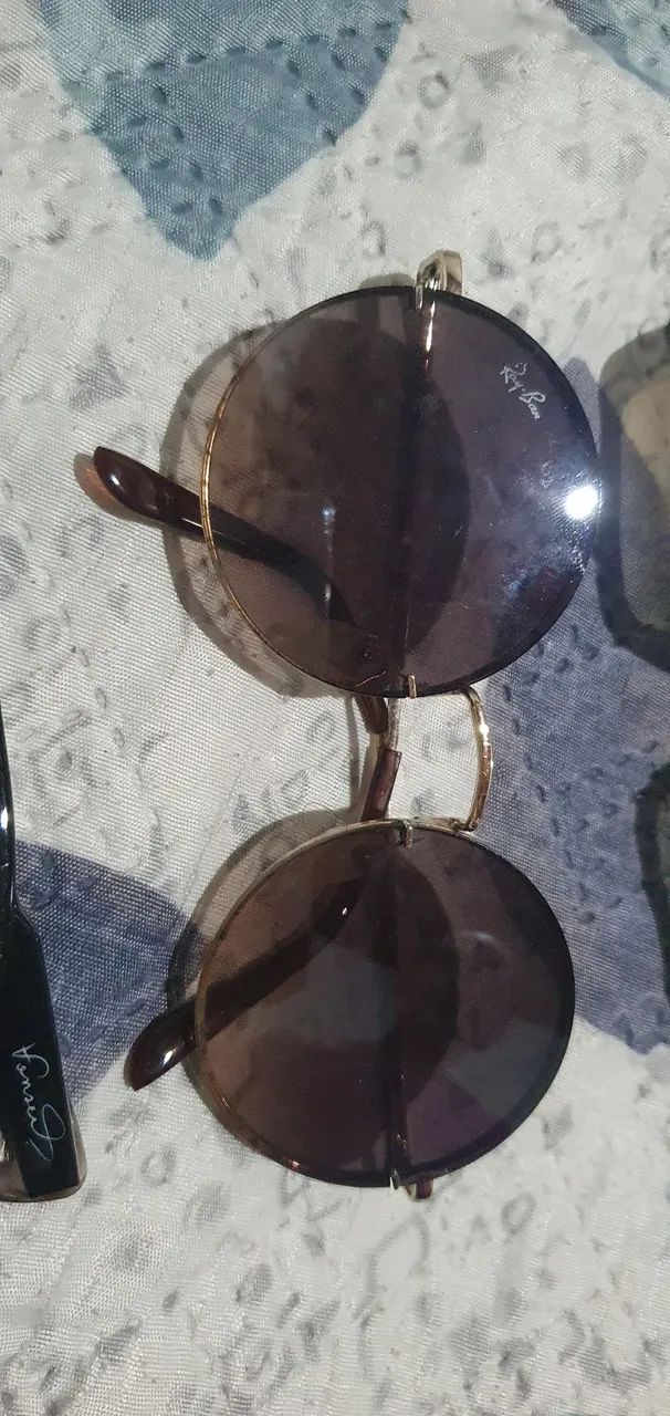 Lote de óculos original com uma bolsa de praia.  - Foto 4