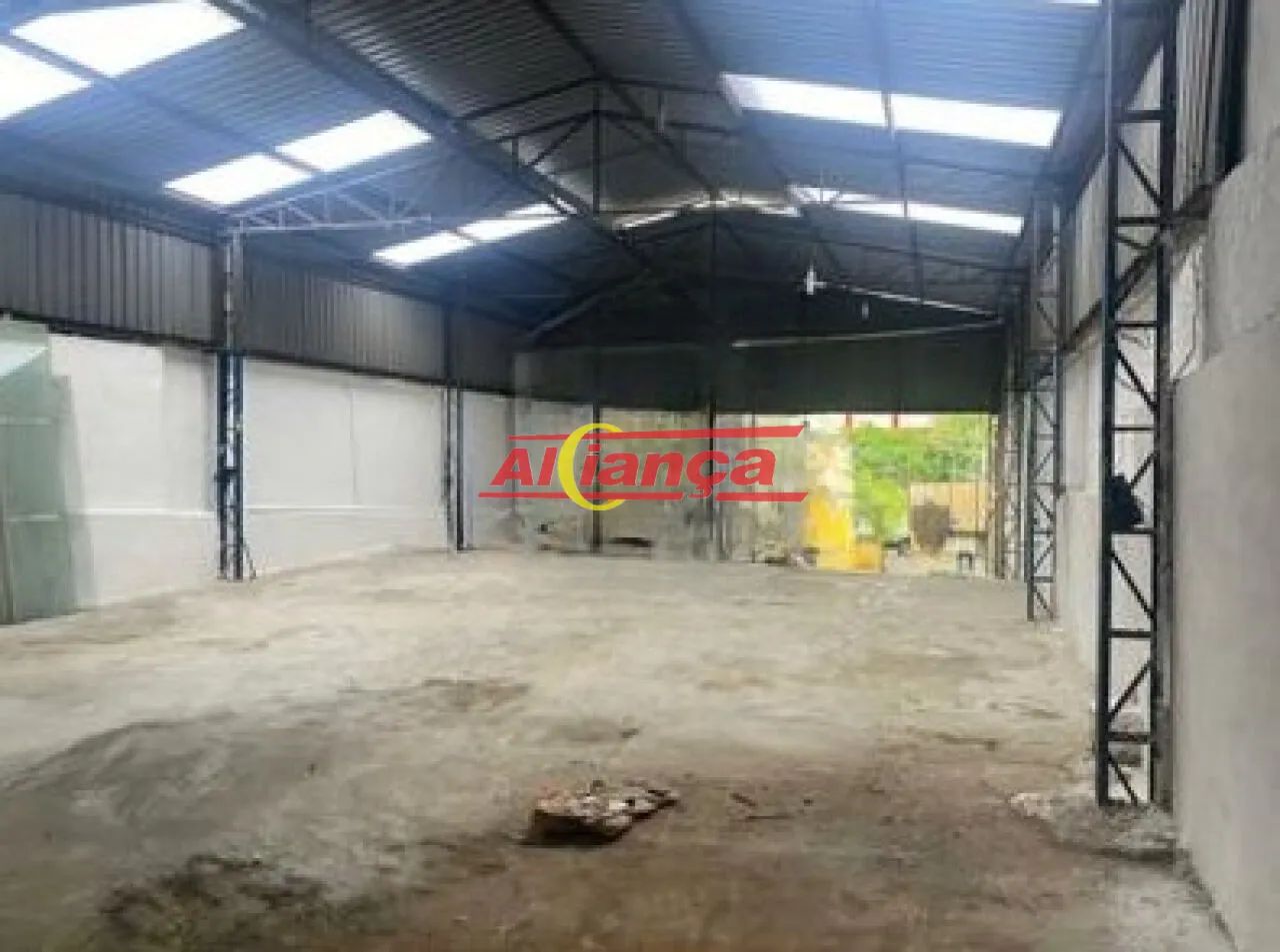Terreno comercial à venda com 450 m² e renda