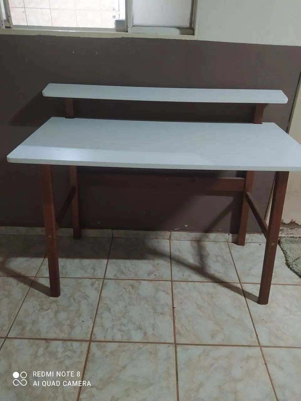 MESA DE ESTUDO (USADO EM BOM ESTADO)